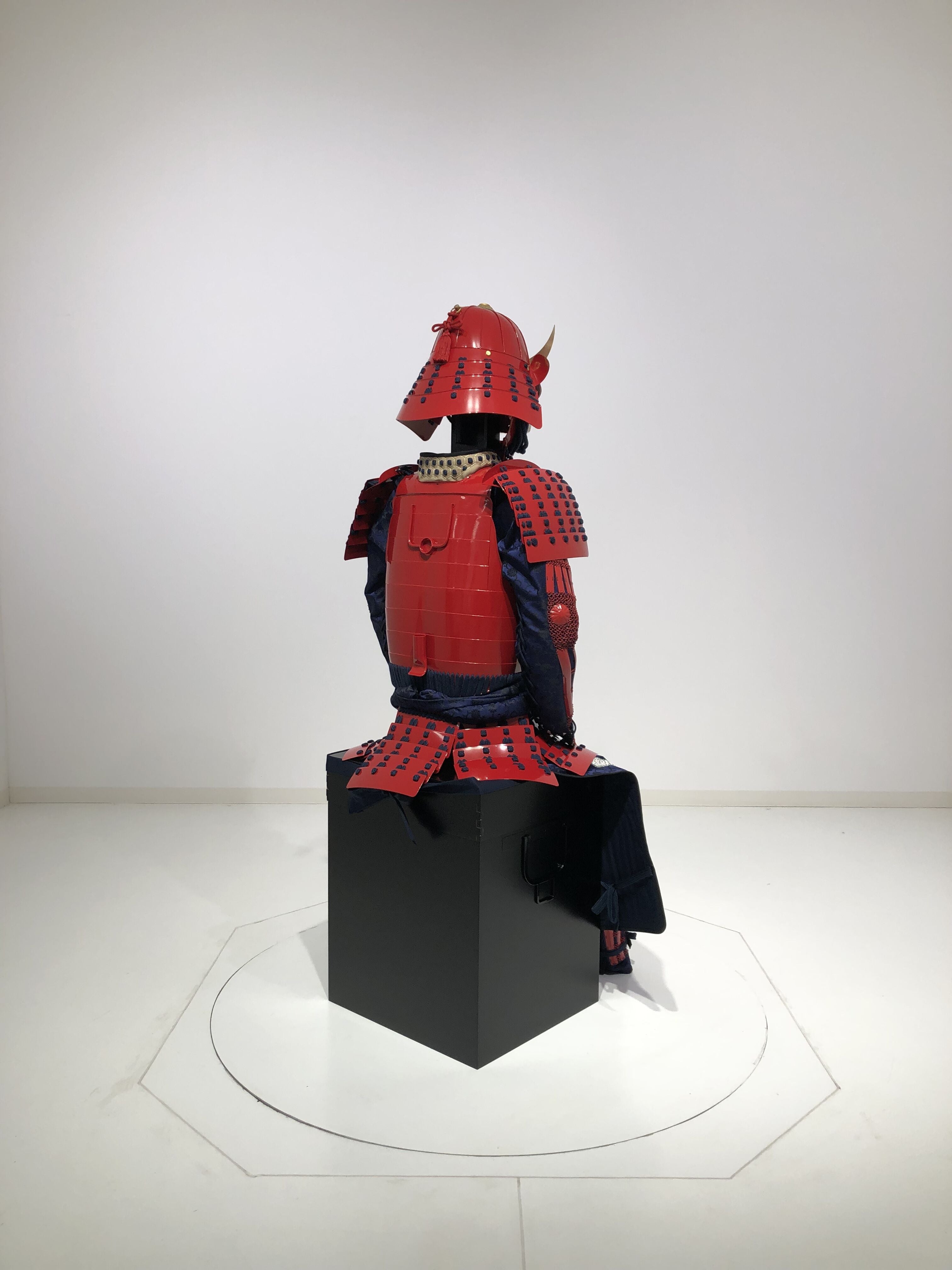 [O-061] Dark blue thread-dyed red barrel side two-piece armor