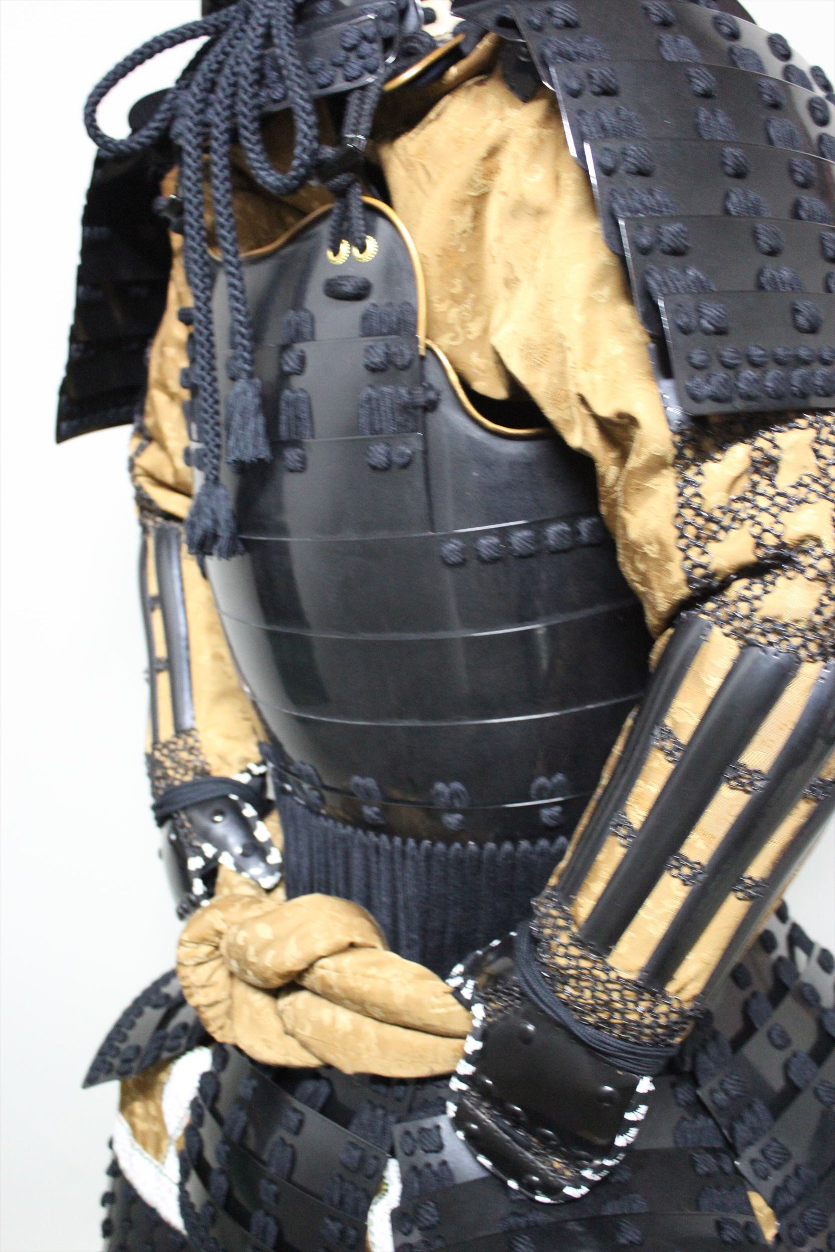 [O-042] Black thread-dyed waist-attaching two-piece armor