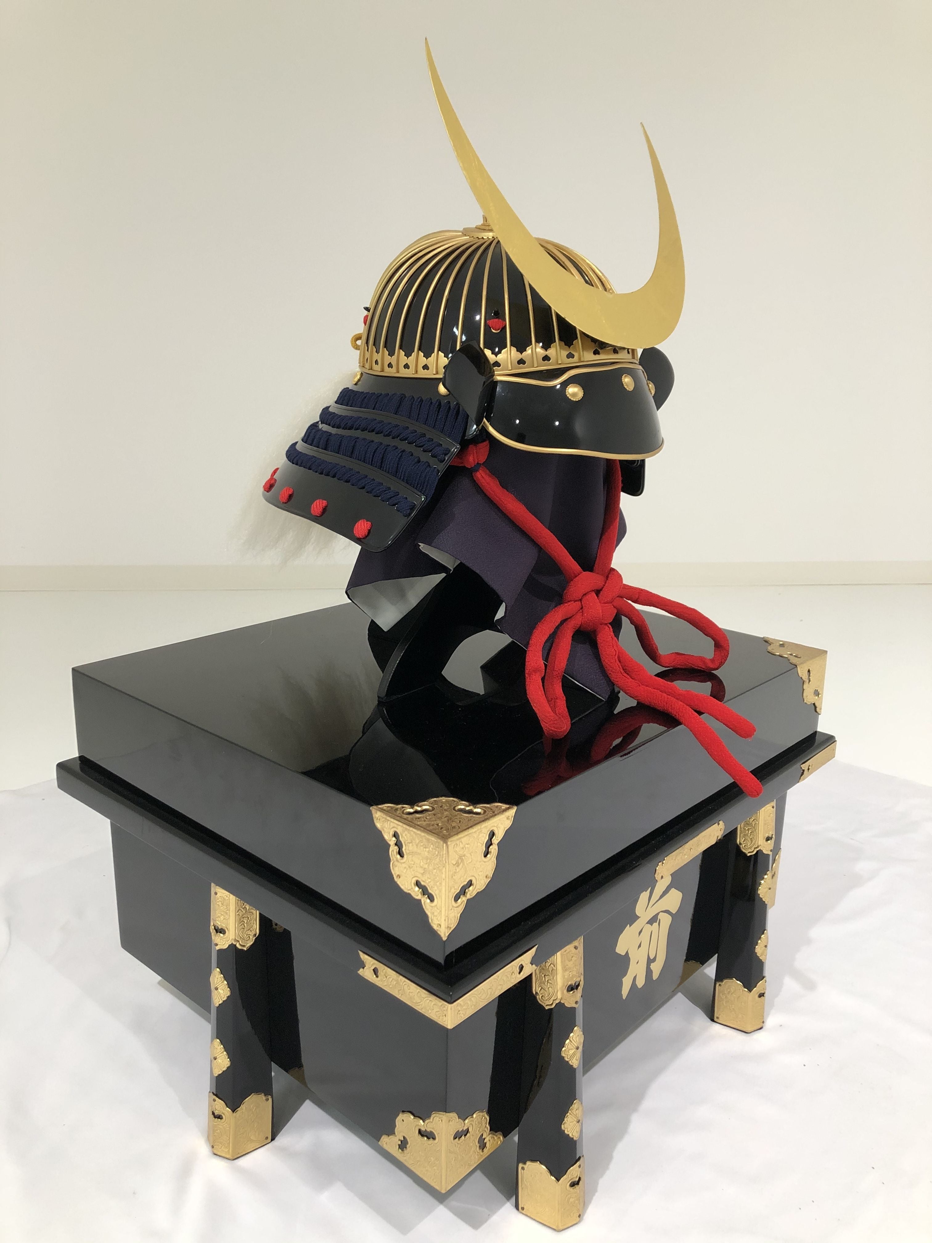 [Y-021-K] Shimazu Yoshihiro Variously Decorated Domaru Armor (Helmet Only)