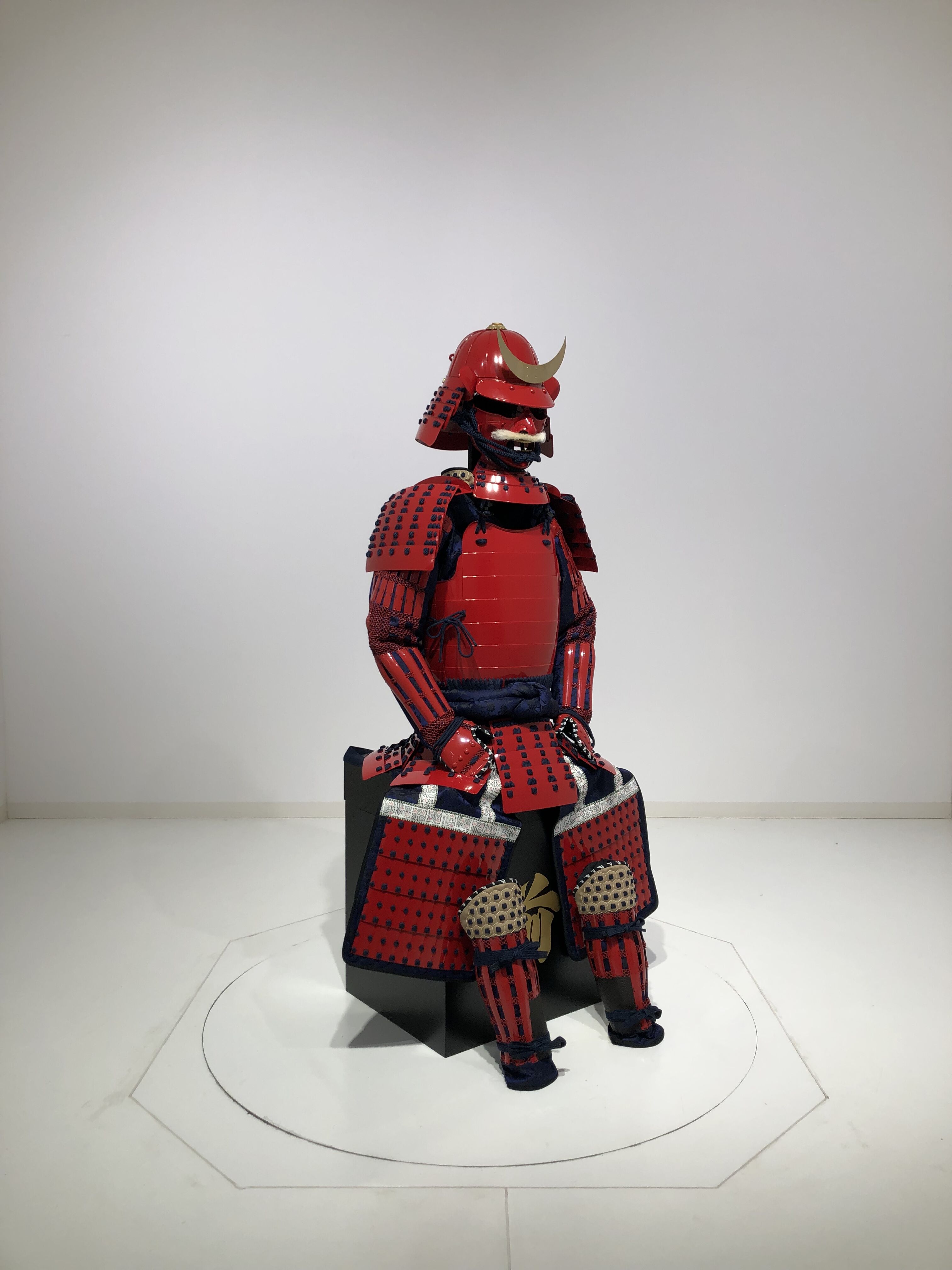 [O-061] Dark blue thread-dyed red barrel side two-piece armor