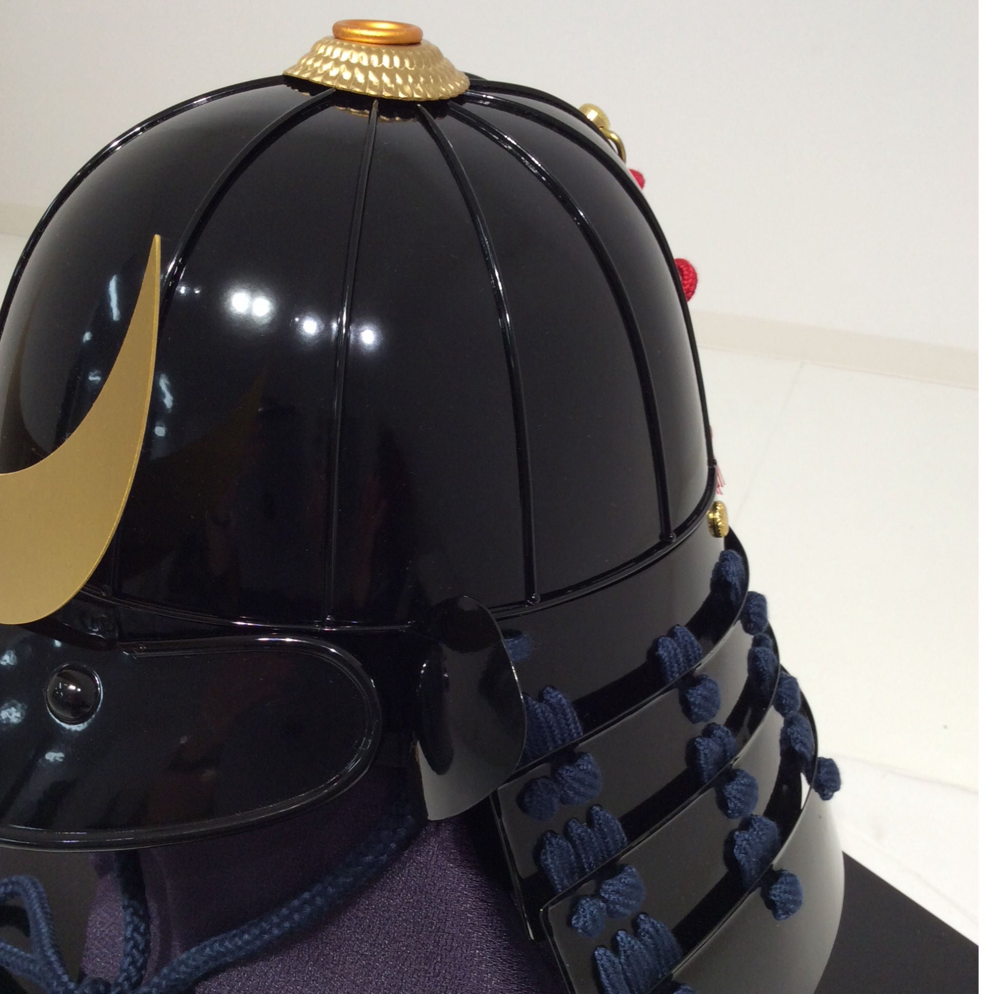 [O-065-1-K] Dark blue thread-dyed black bucket side two-piece armor (helmet only)