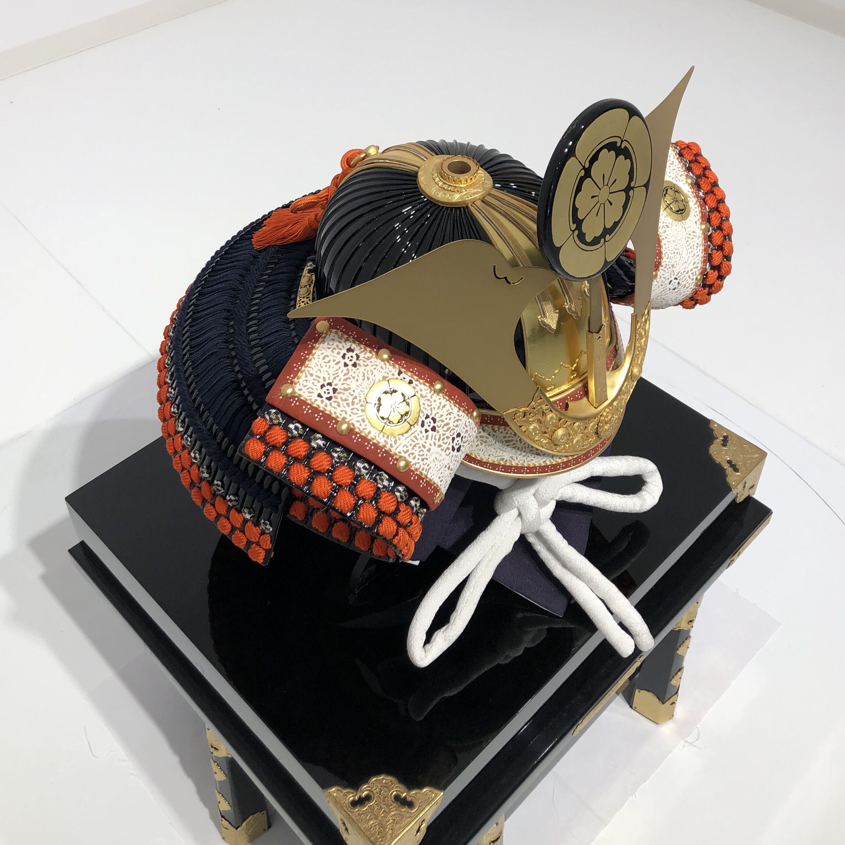 [Y-019-K] Domaru helmet used by Oda Nobunaga (helmet only)