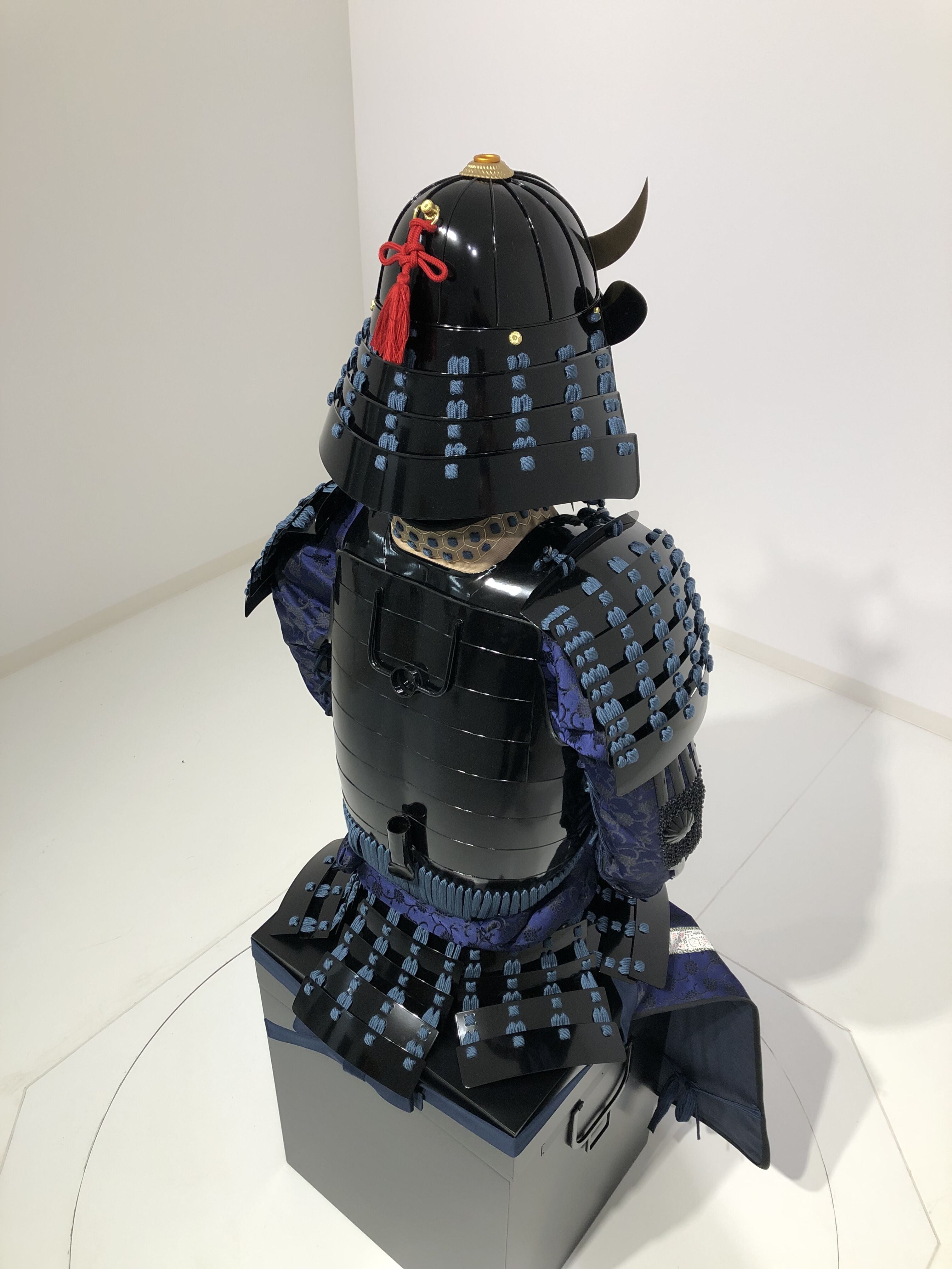 [O-063] Navy blue thread black barrel side two-piece armor