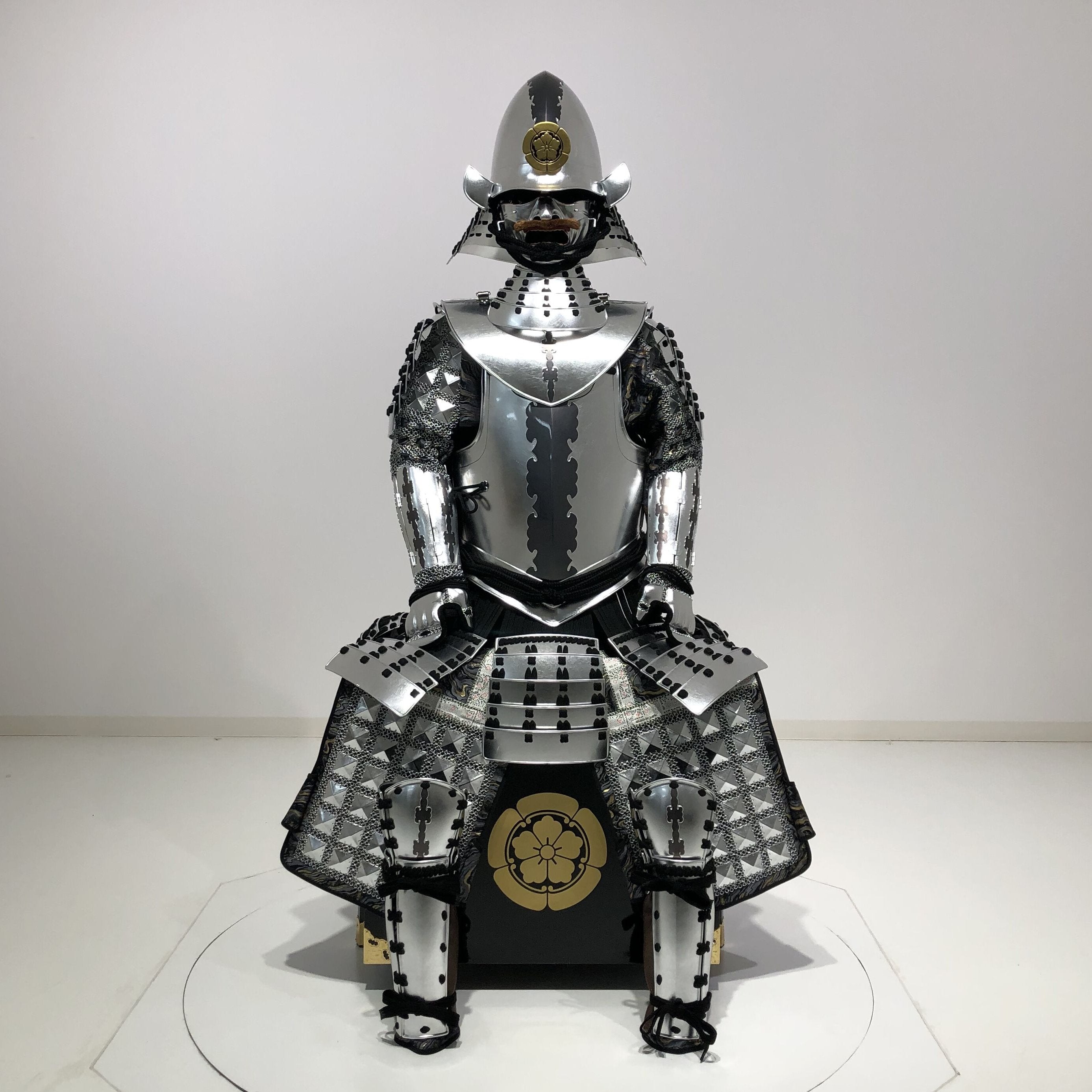 [Y-043] Oda Nobunaga Silver Nanban Armor