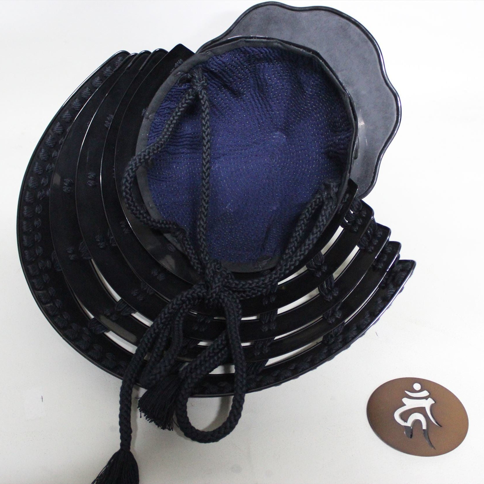 [O-042-K] Black thread-dyed waist-attaching two-piece armor (helmet only)